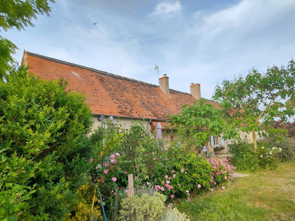 Gite De La Maison Fort Vereaux Exterior foto