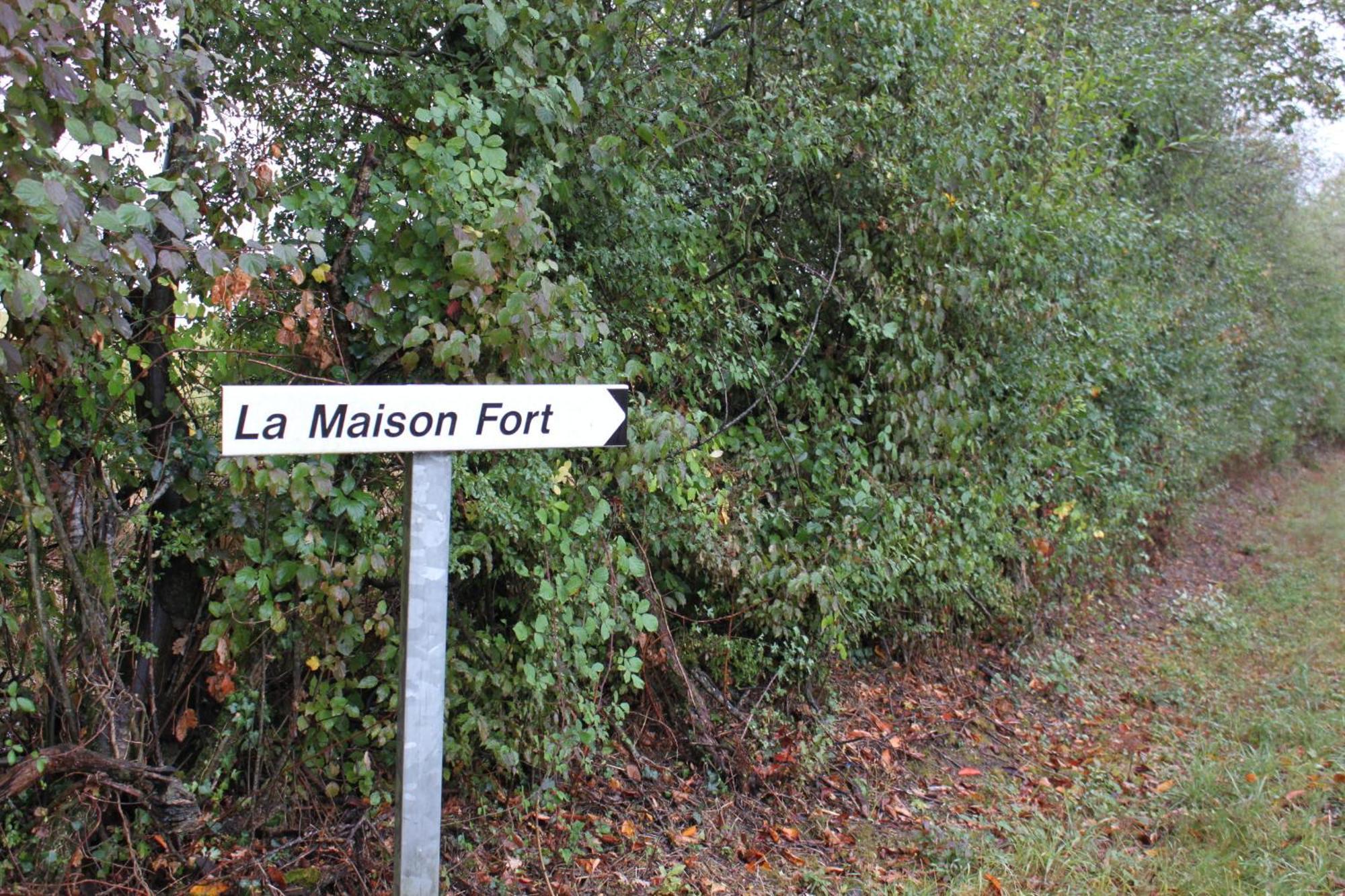 Gite De La Maison Fort Vereaux Exterior foto