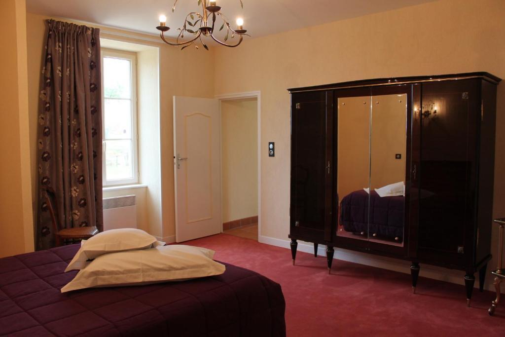 Gite De La Maison Fort Vereaux Habitación foto