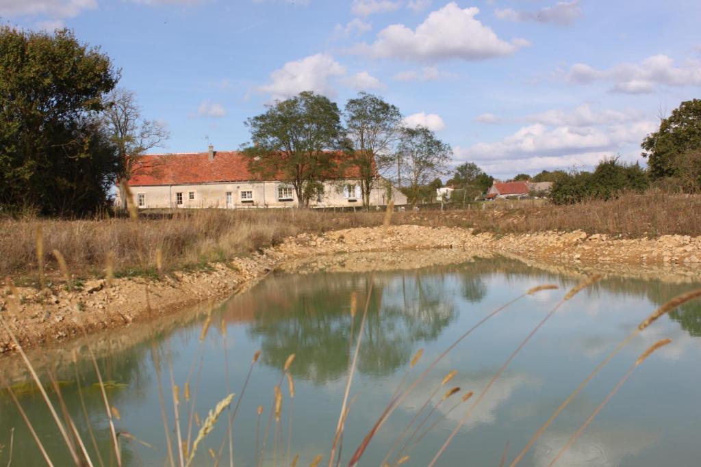 Gite De La Maison Fort Vereaux Exterior foto